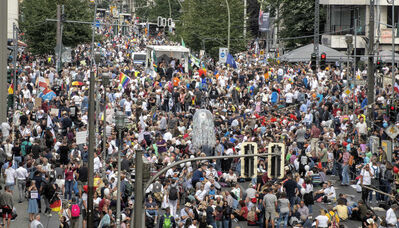 Eine aktuelle Herausforderung für die Polizei: Die sogenannten Querdenker-Demos (Bild: Gerddanigel/Wikipedia/CCBY)